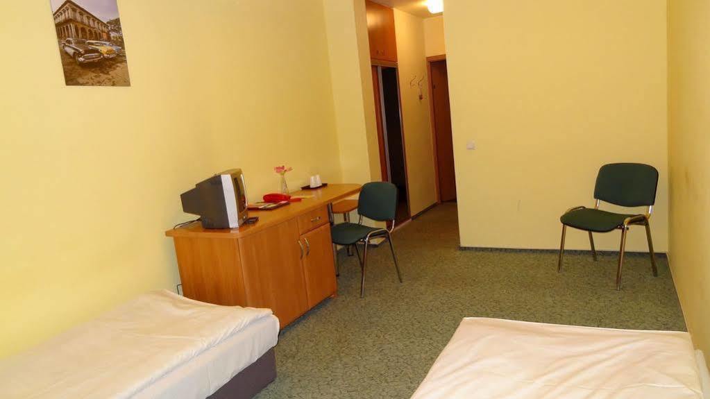 Hotel Promenada Biznes & Wypoczynek Radom Exterior foto
